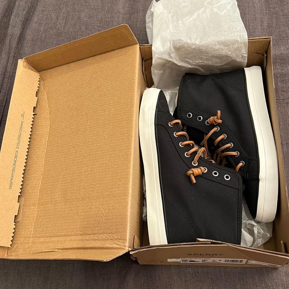 Sperry  Hightop Women’s Sneakers